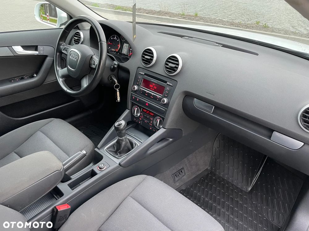 Audi A3 Sportback 1.6 TDI DPF Ambition - 26