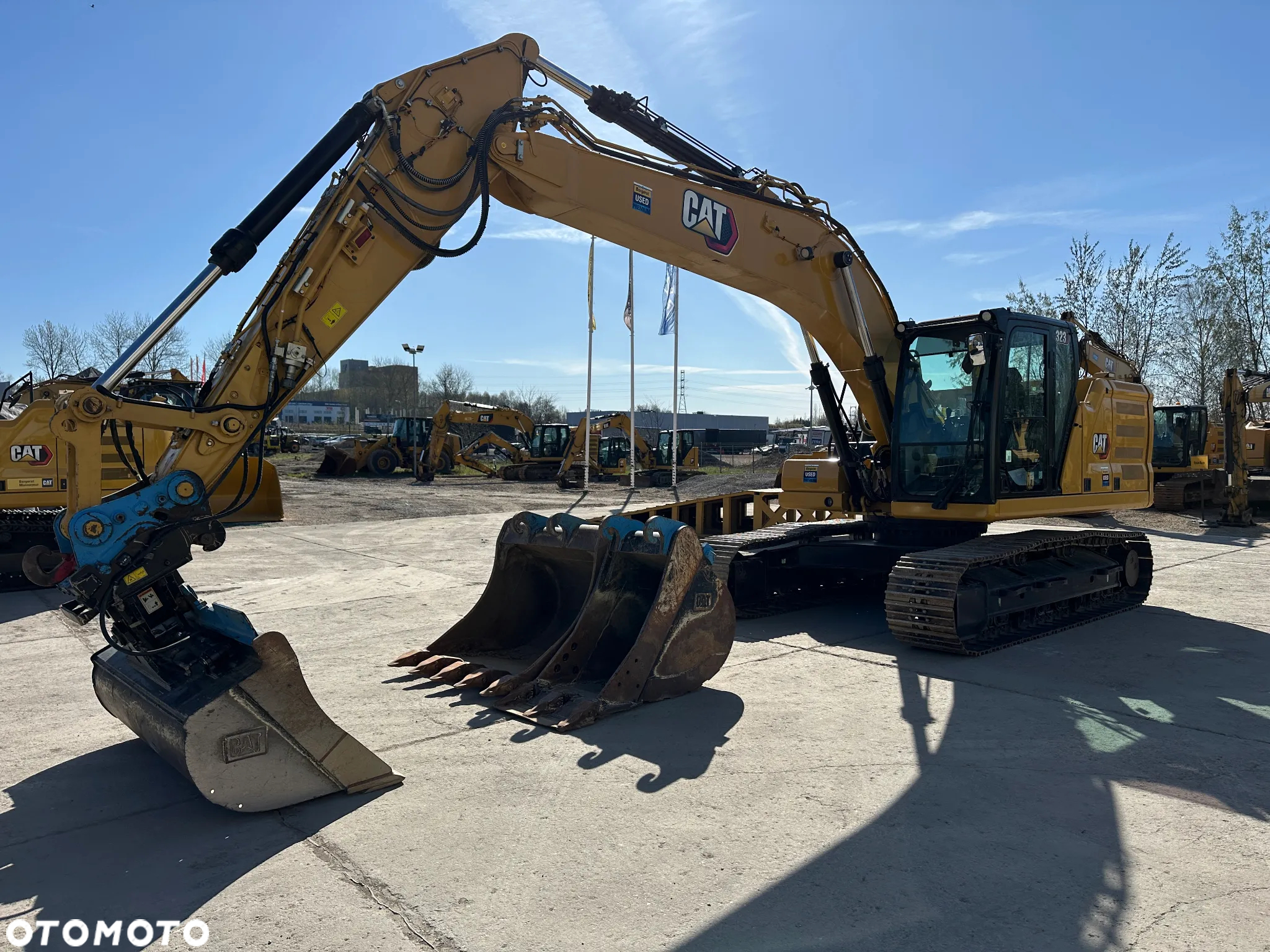 Caterpillar 323 - 2
