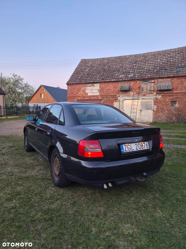 Audi A4 Limousine - 5