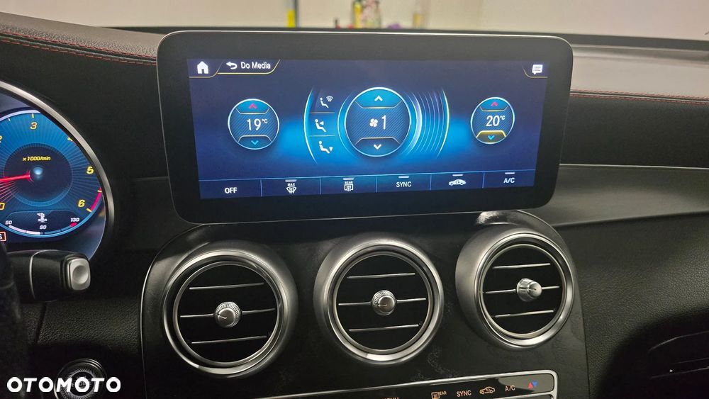Mercedes-Benz GLC 300 d 4Matic 9G-TRONIC AMG Line Plus - 30