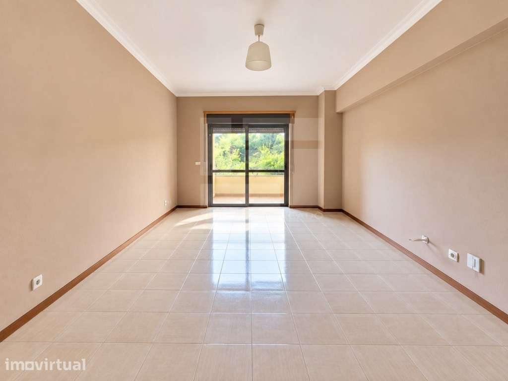 Apartamento T2 com Varanda e Arrecadação no Cacém - Grande imagem: 4/24