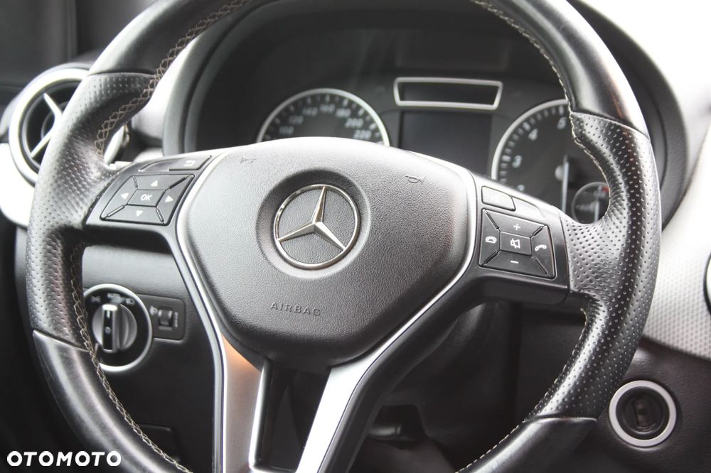 Mercedes-Benz Klasa B 180 Edition - 4