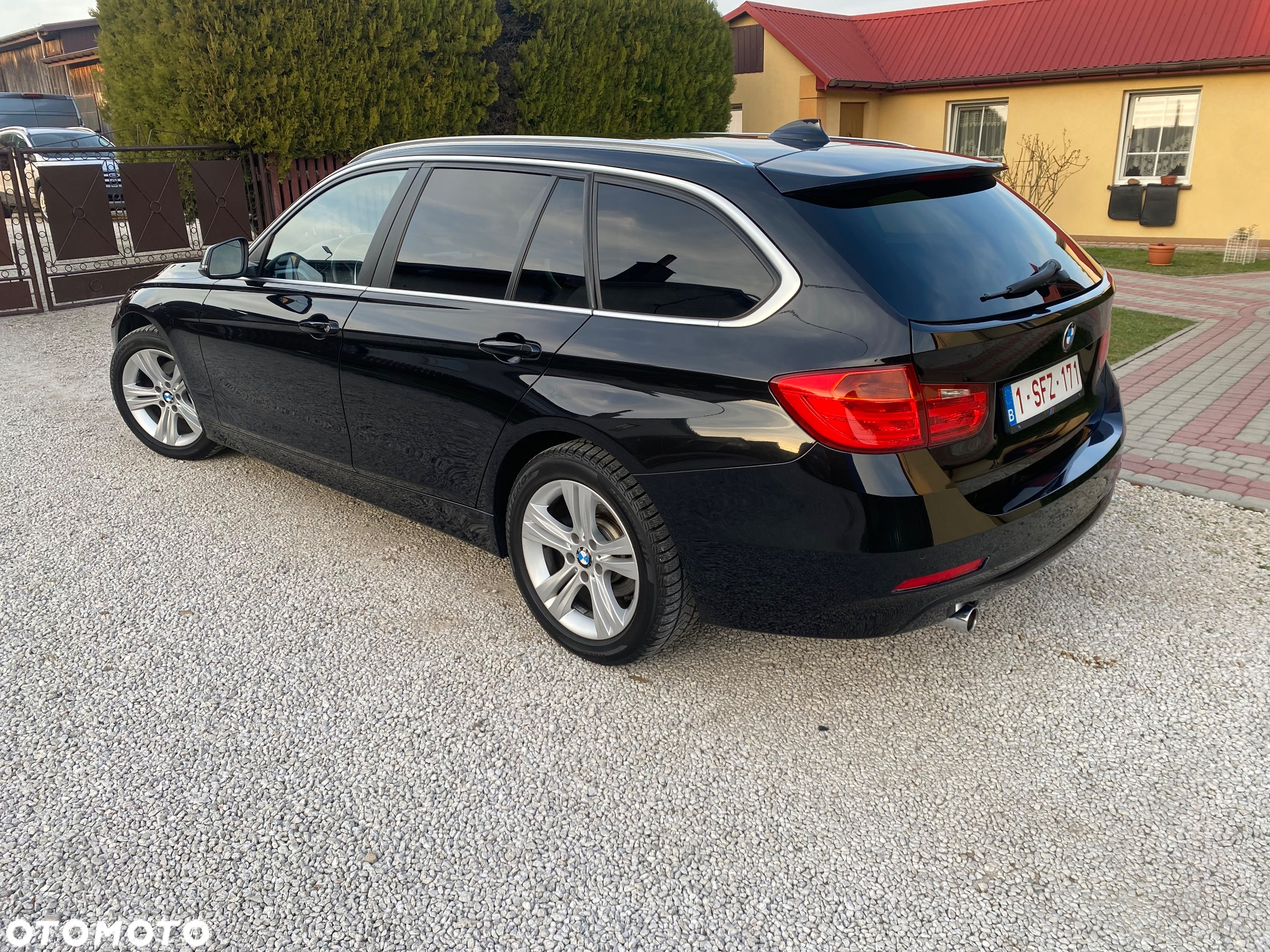 BMW Seria 3 318d Touring - 26