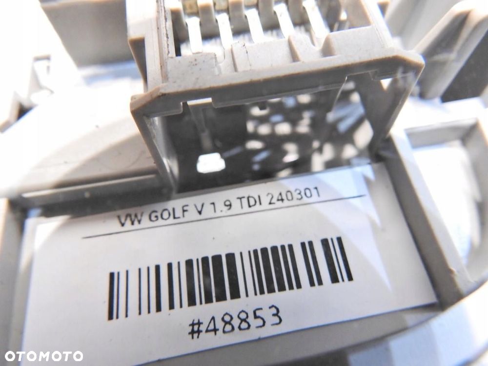 LAMPKA OŚWIETLENIE WNĘTRZA TYŁ VW GOLF V 1K0947291 - 4