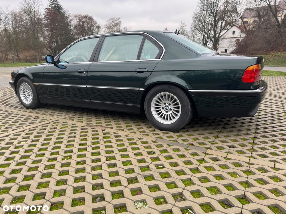 BMW Seria 7 750iL - 5