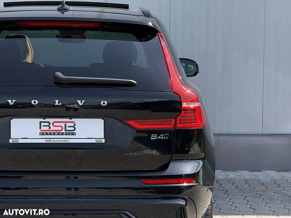 Volvo XC 60 B4 D AWD Ultimate Dark - 36