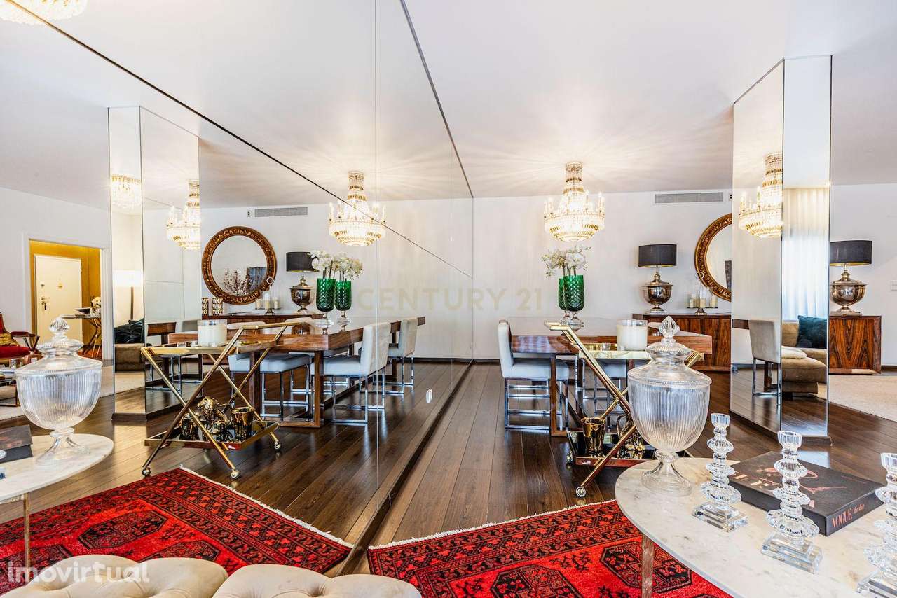 Apartamento T5 de luxo na Urbanização Jardins do Cristo Rei. - Grande imagem: 4/37