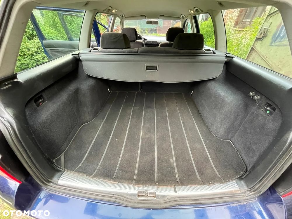 Volkswagen Passat 1.9 TDI Comfortline - 16