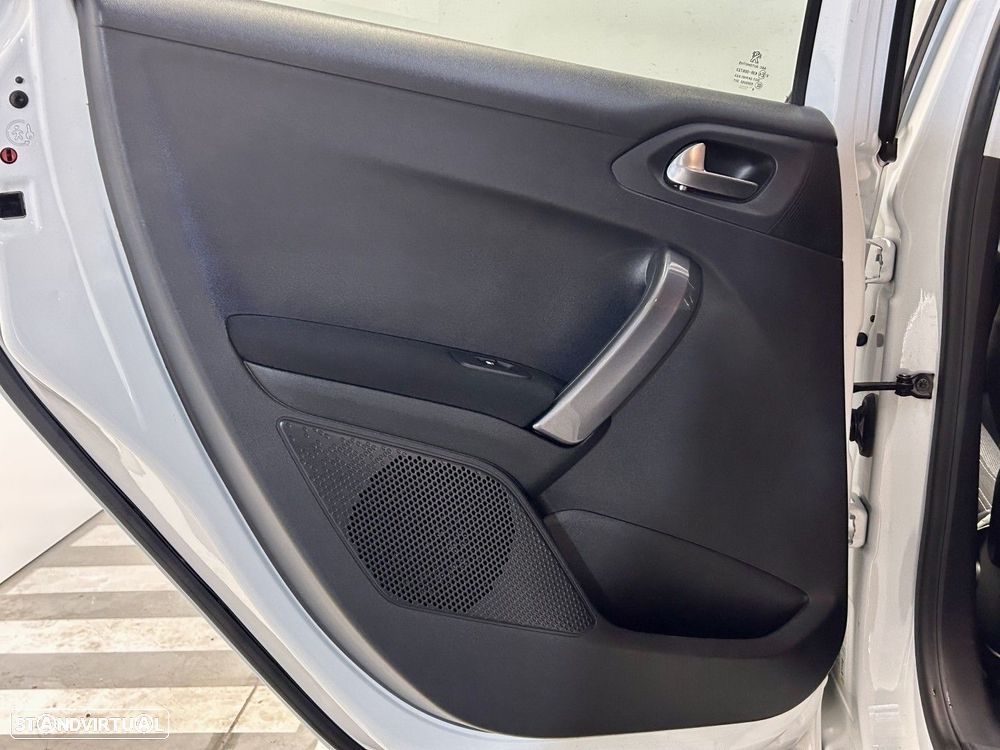 Peugeot 2008 1.2 PureTech Style - 33