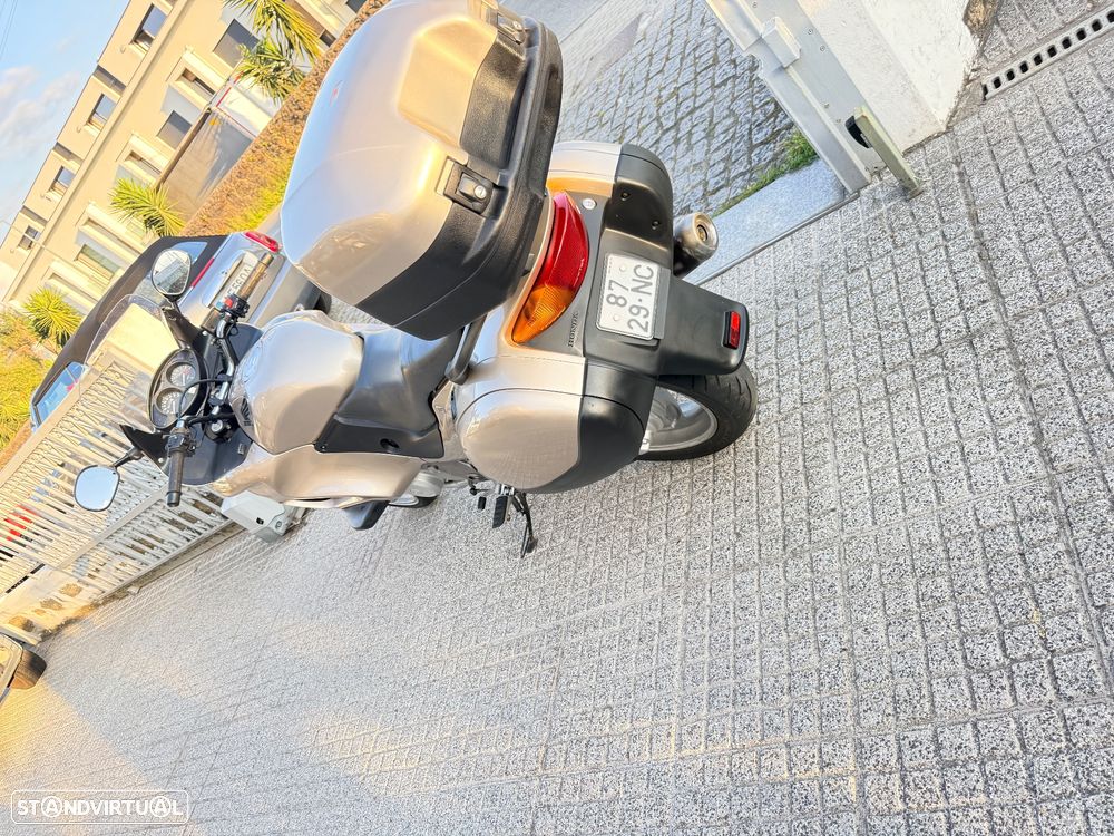 Honda Deauville NT 650 - 8