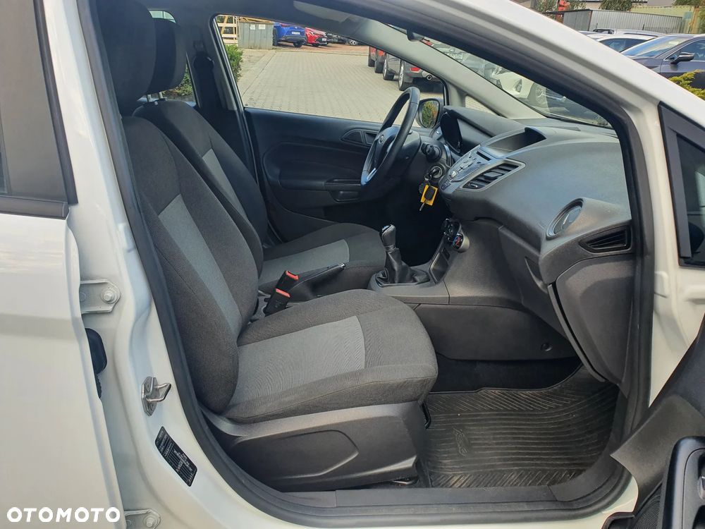 Ford Fiesta 1.25 Ambiente - 24