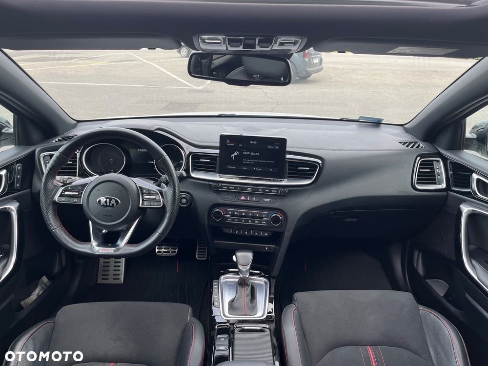 Kia Ceed - 11