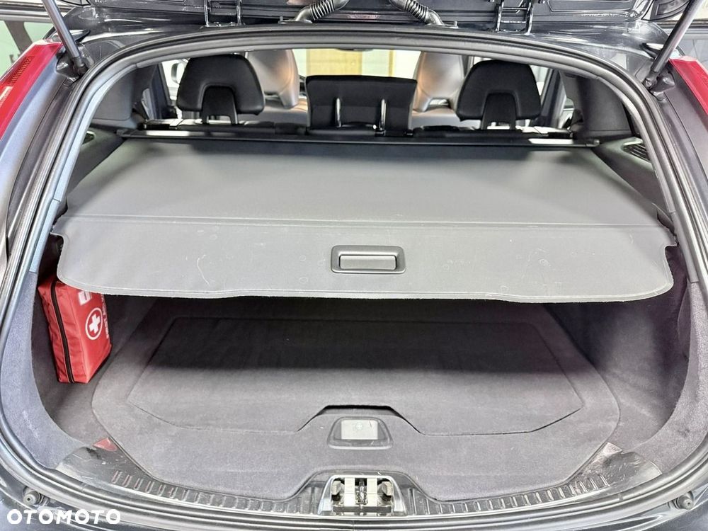 Volvo V60 D3 R-Design - 37