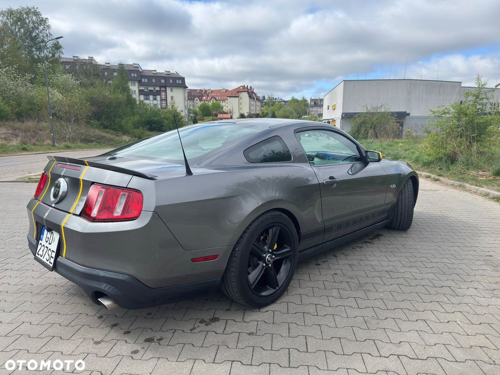 Ford Mustang 5.0 V8 GT - 2