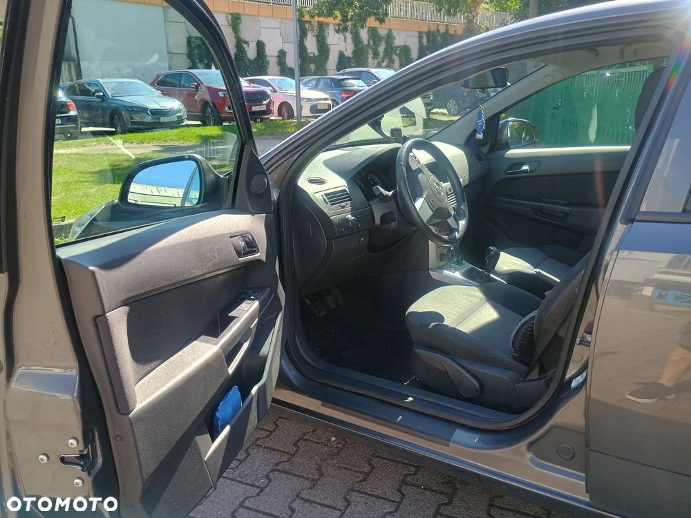 Opel Astra 1.6 Essentia - 5