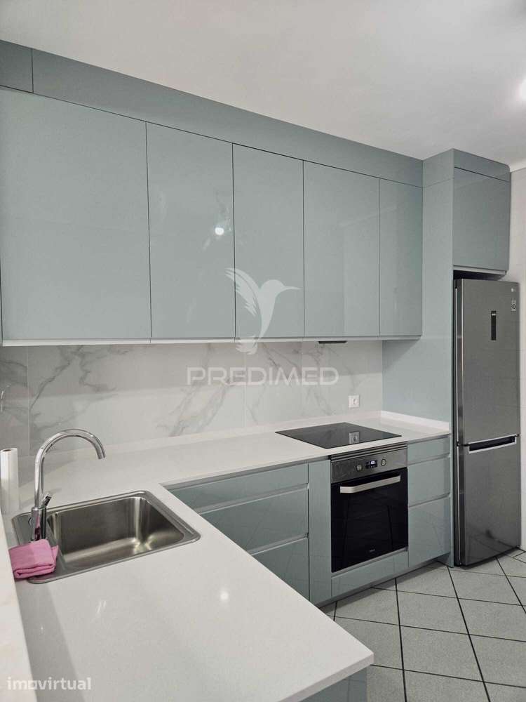 Apartamento T3 Remodelado com Garagem Fechada – Santa Joana, Aveiro - Grande imagem: 2/27
