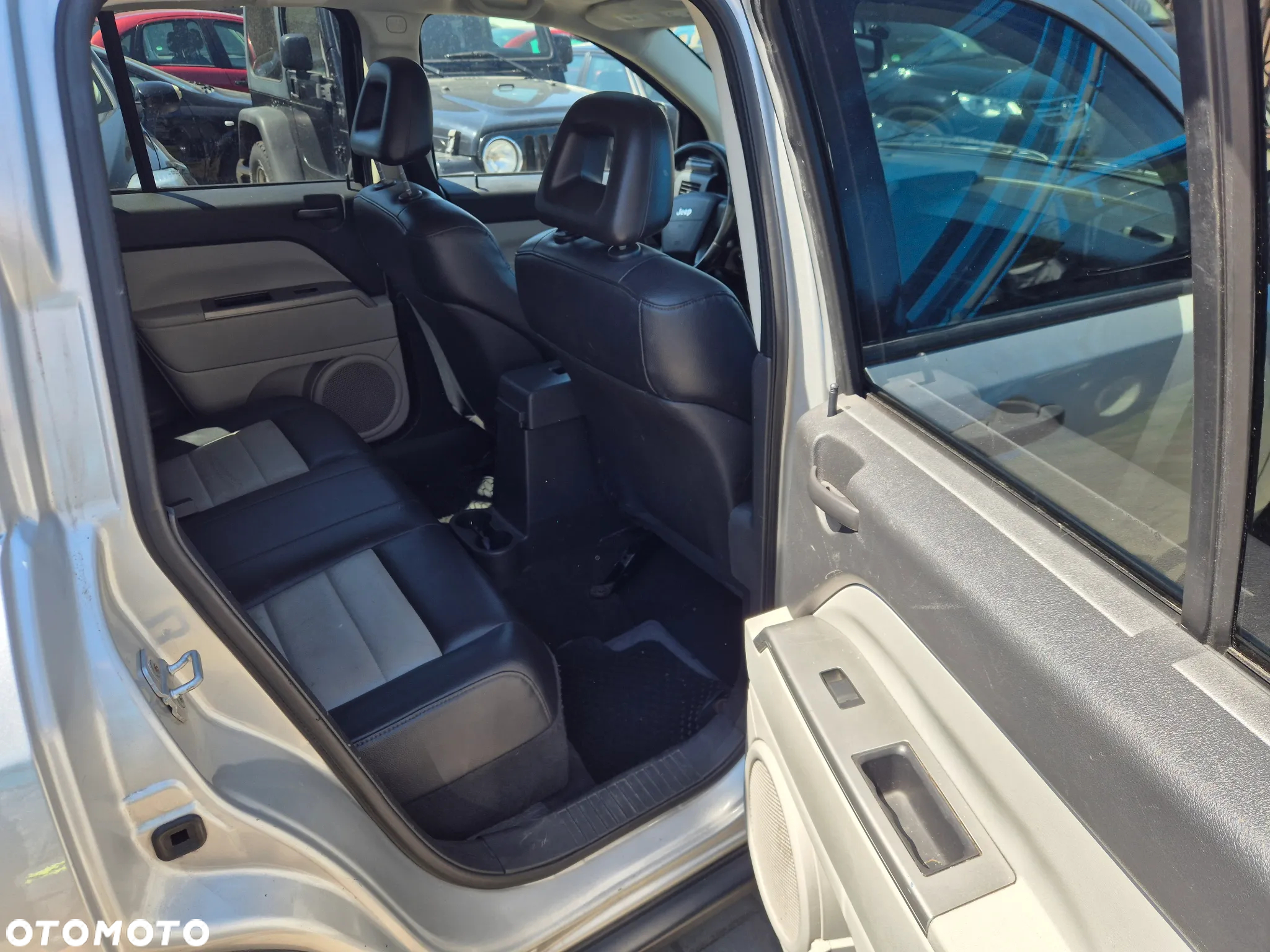 Jeep Compass 2.4I 4x4 Sport - 23