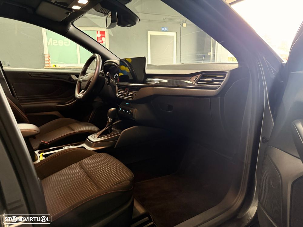 Ford Focus 1.0 EcoBoost MHEV ST-Line Aut. - 24