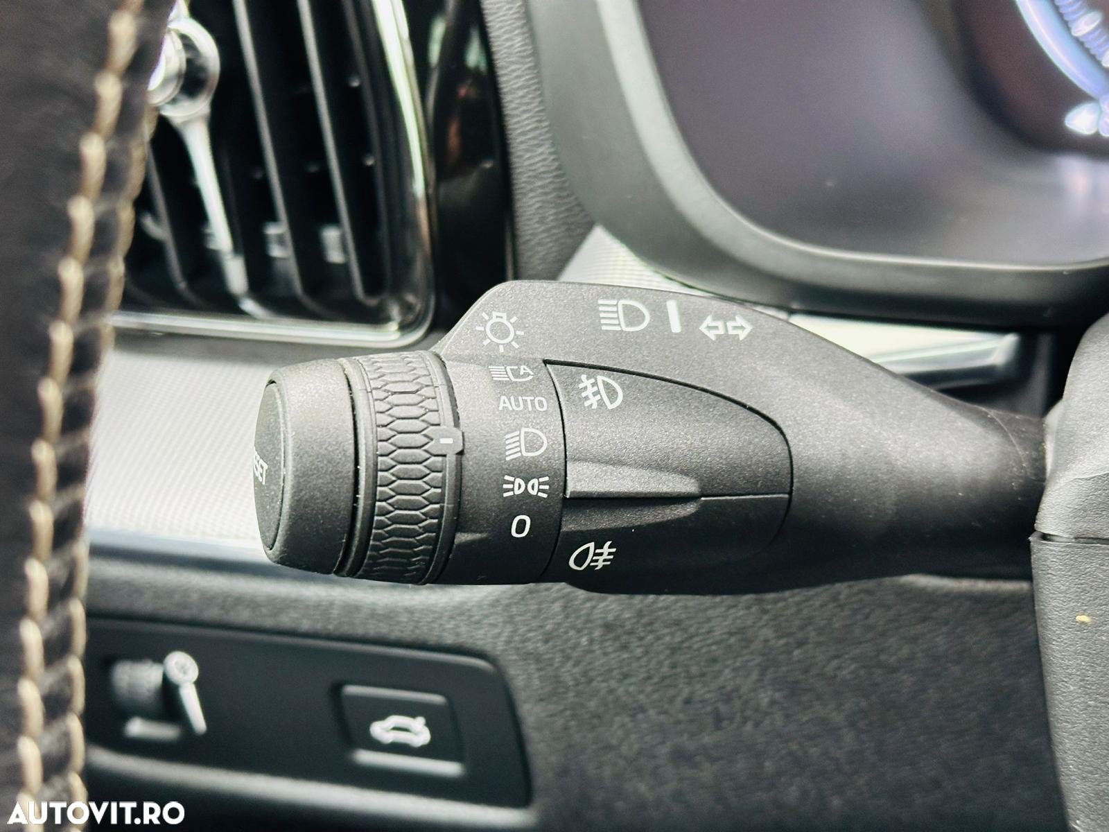 Volvo XC 60 - 33