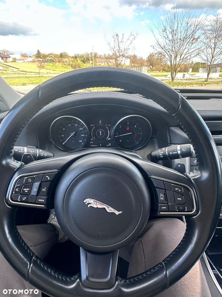 Jaguar XF 2.0 i4D Prestige - 3