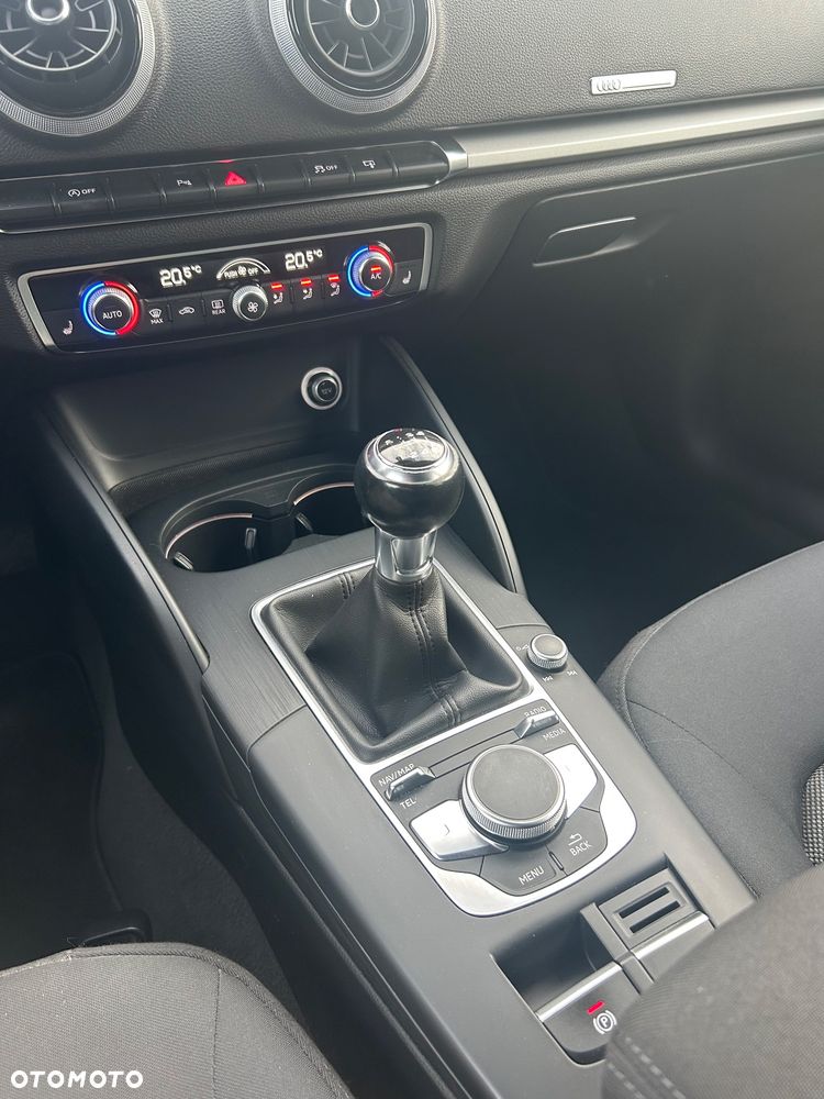 Audi A3 Limousine 1.6 TDI (clean diesel) Ambiente - 15