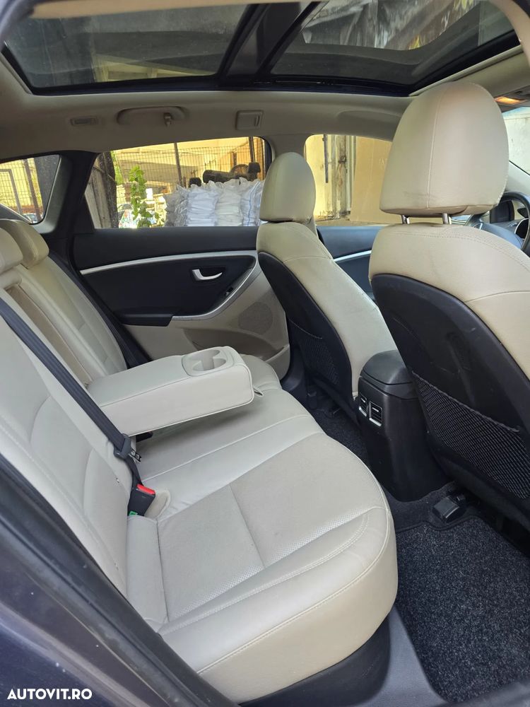 Hyundai i30 blue Kombi 1.6 CRDi DCT Premium - 37