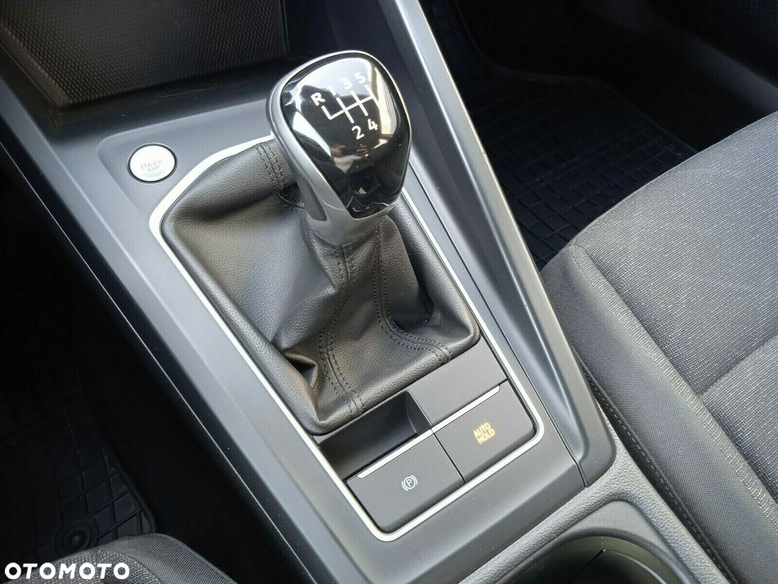 Volkswagen Golf VIII 1.5 TSI EVO Life - 18