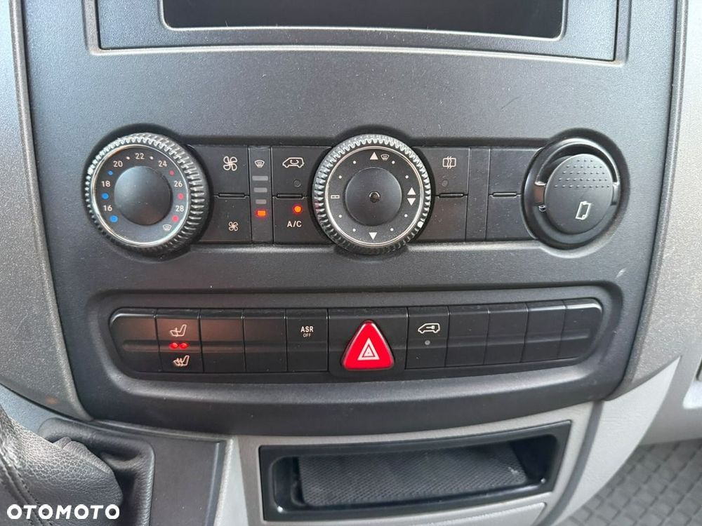 Mercedes-Benz Sprinter - 20