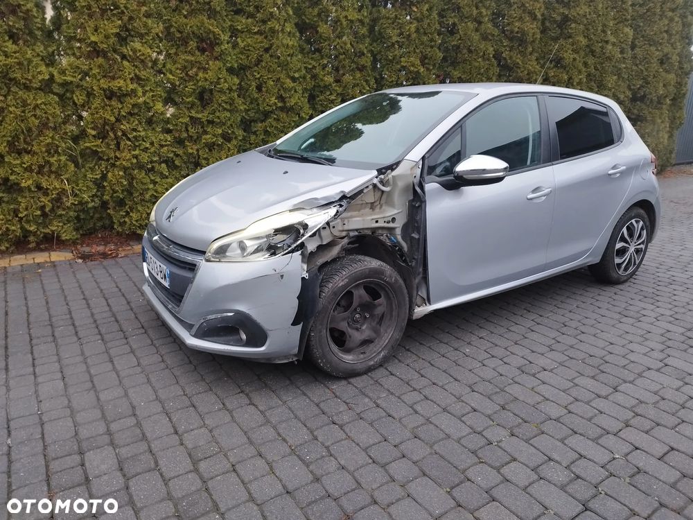 Peugeot 208 1.6 BlueHDi Active S&S - 5