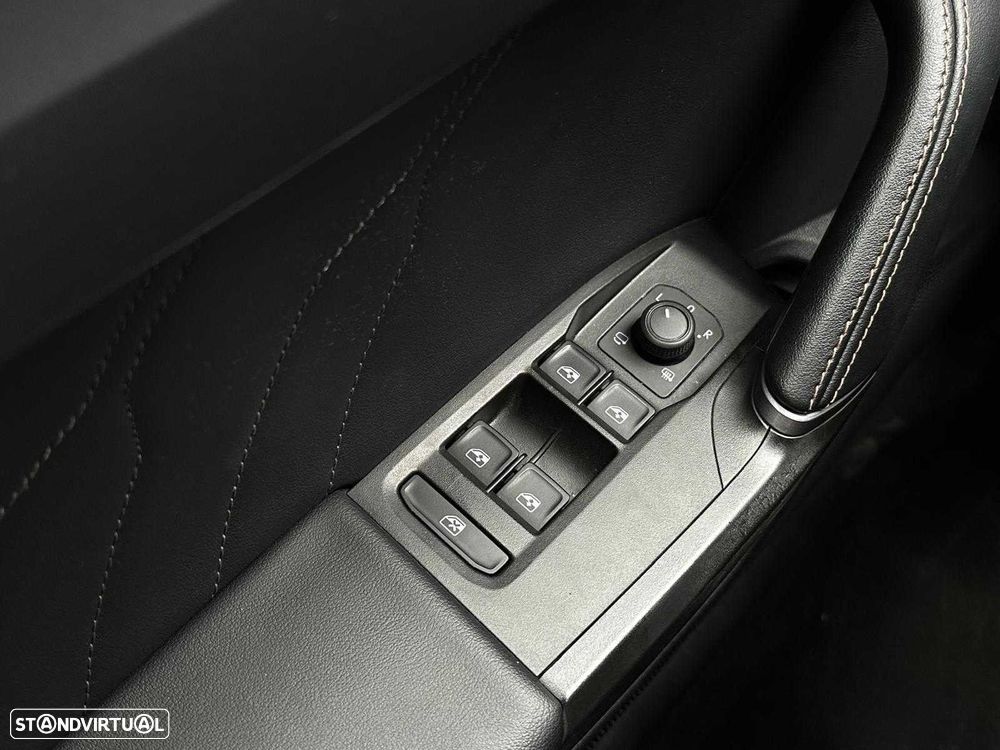 Cupra Leon ST 1.4 e-Hybrid MID DSG - 13