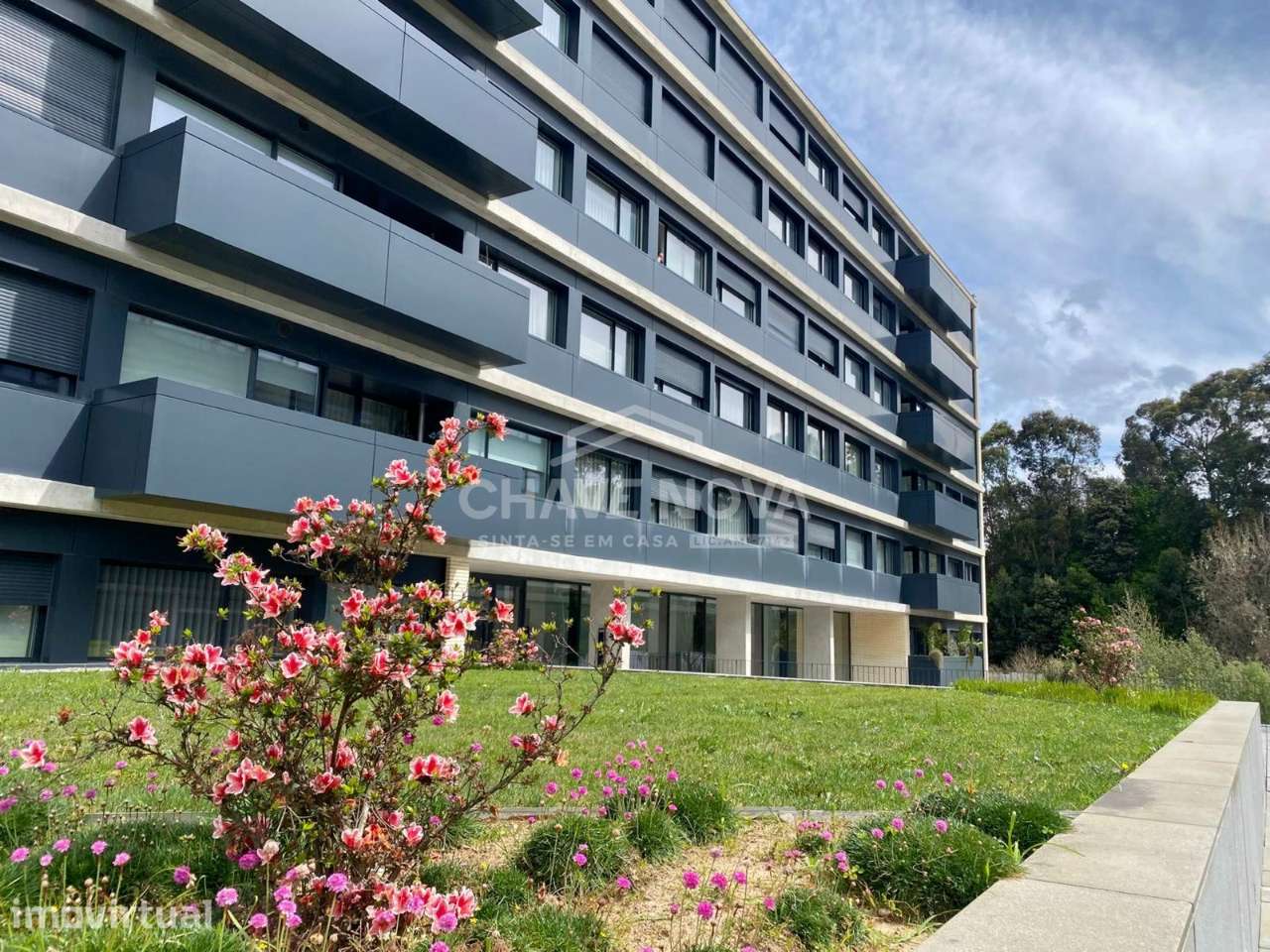 T2 Como Novo Último Piso c/ Lugar de Garagem e Arrumo em Mafamude - Grande imagem: 3/25