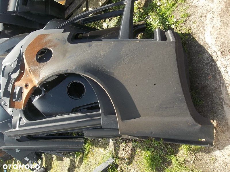 Volkswagen Golf IV 4 błotnik tył prawy 3d lewy tylny  nowy - 1