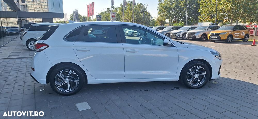 Hyundai i30 1.5 110CP M/T Highway - 8