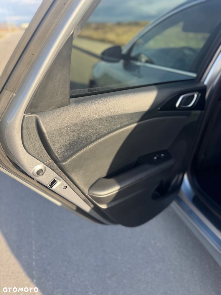 Kia Ceed 1.4 T-GDI L Business Line Plus - 32