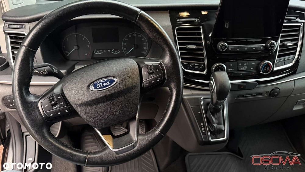 Ford Tourneo Custom - 19