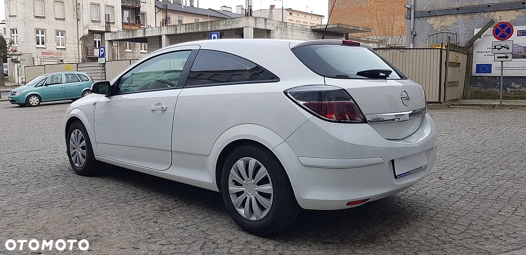 Opel Astra GTC 1.4 - 7