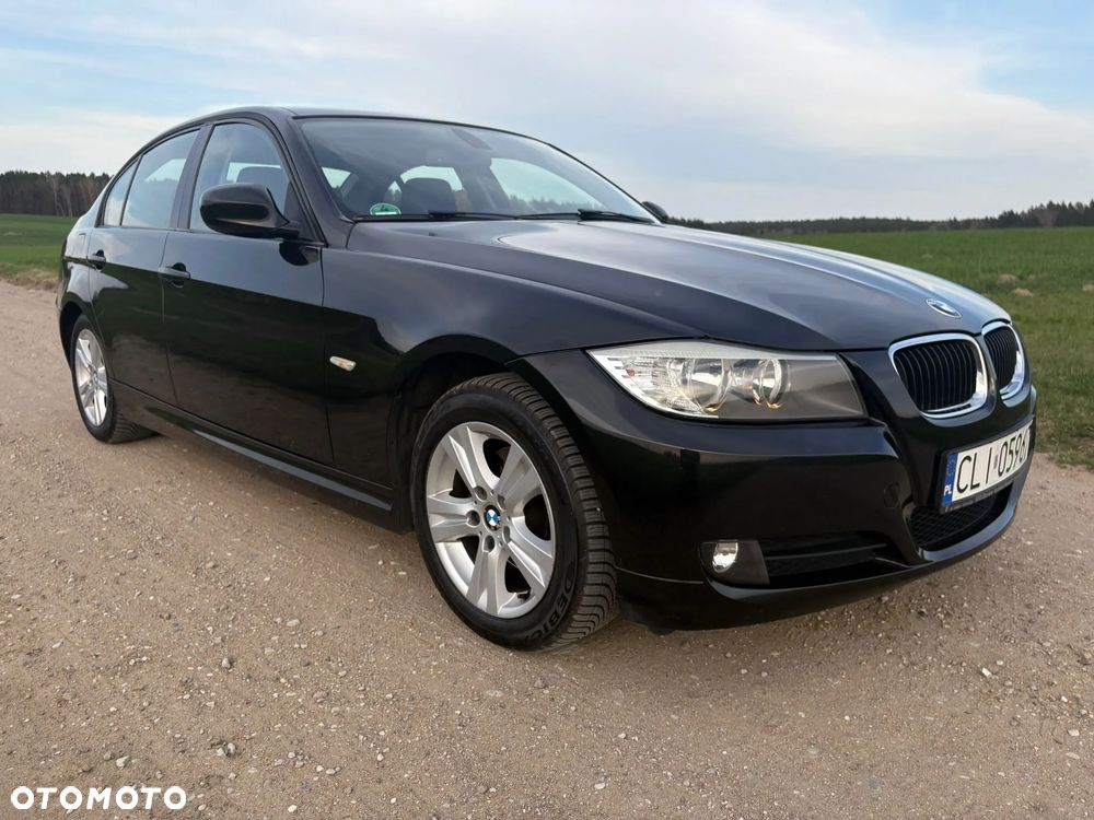 BMW Seria 3 318i - 5
