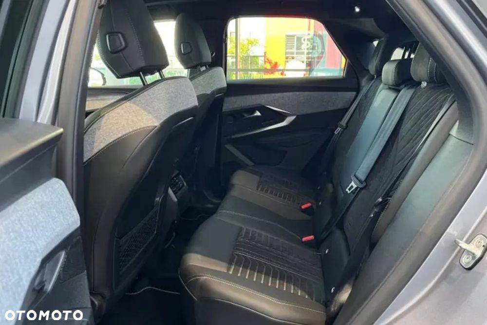 Peugeot 3008 1.2 PureTech mHEV GT Exclusive e-DCS6 - 11