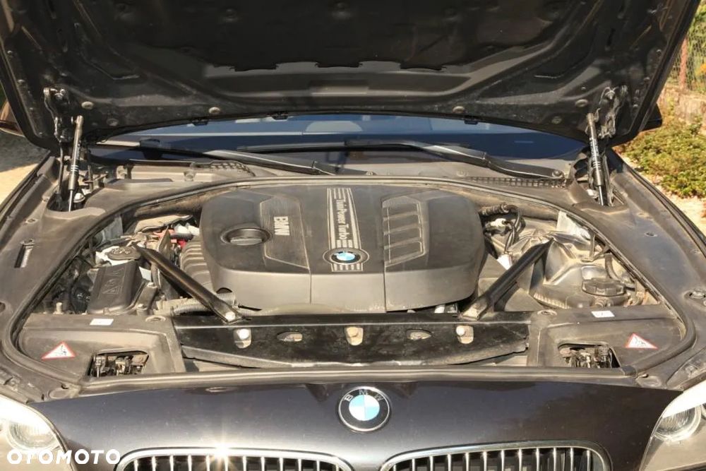 BMW Seria 5 520d Touring - 16