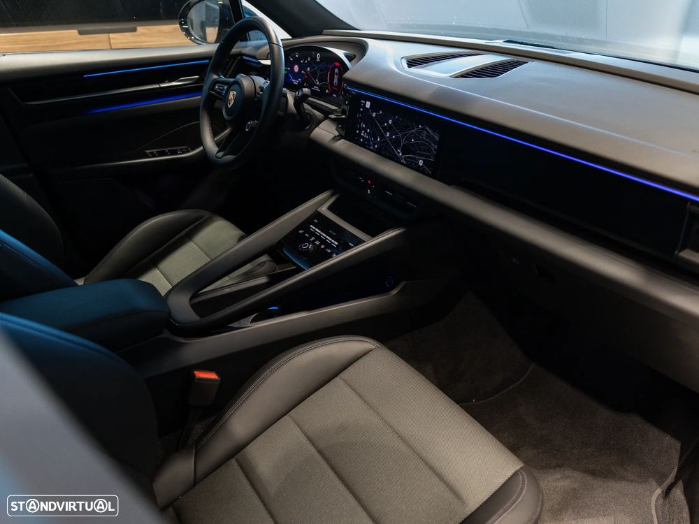 Porsche Macan Electric - 25