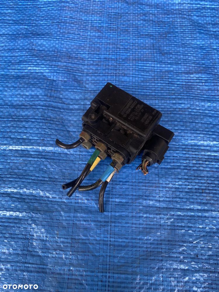 JEEP GRAND CHEROKEE WK2 ROZDZIELACZ POWIETRZA PNEUMATYKI ZAWÓR  15-1524-0033.2  15152400332 - 1