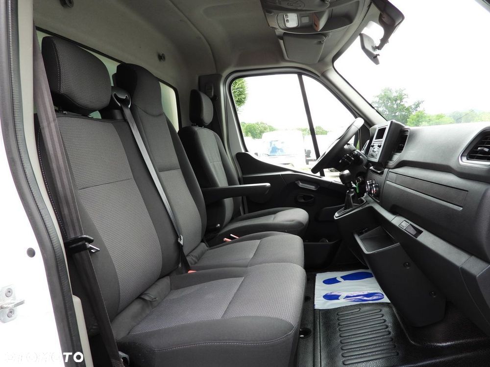 Renault MASTER KONTENER WINDA 8 PALET TEMPOMAT LEDY KLIMATYZACJA  145KM - 40