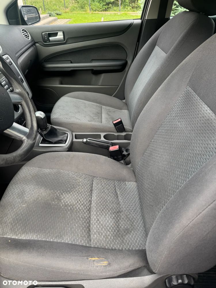 Ford Focus 1.6 Ambiente - 6
