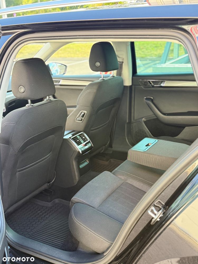 Skoda Superb 2.0 TDI SCR 4x4 Style DSG - 10