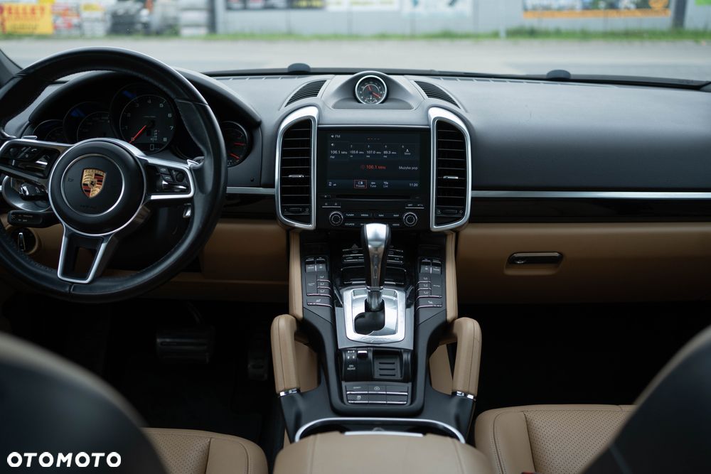 Porsche Cayenne Platinum Edition - 9