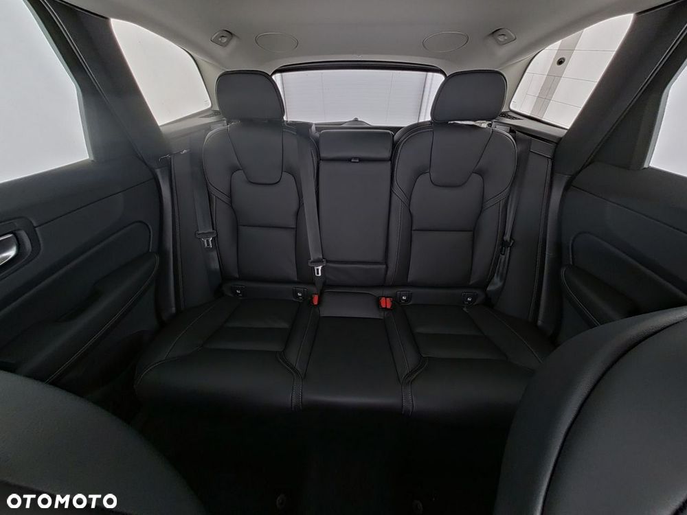 Volvo XC 60 B5 B AWD Plus Dark - 7