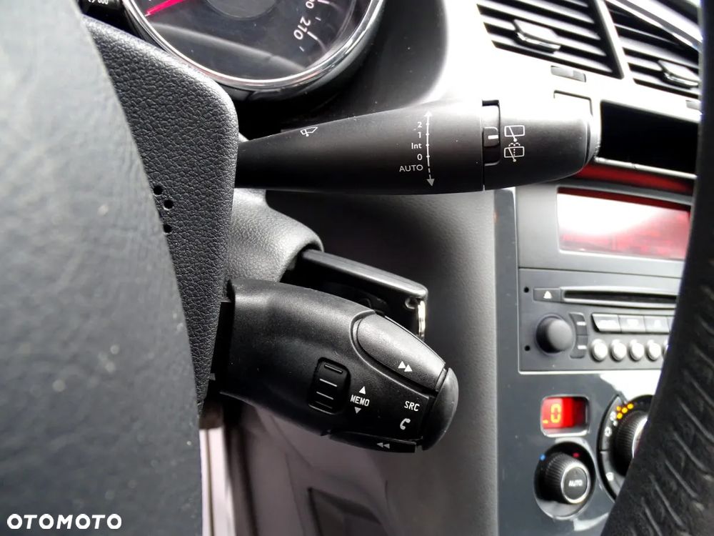 Peugeot 3008 1.6 HDi Access - 20