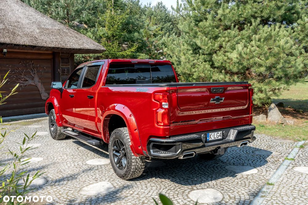 Chevrolet Silverado - 3