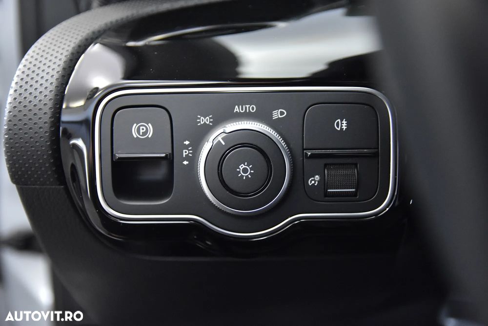 Mercedes-Benz A 250 e 8G-DCT - 17