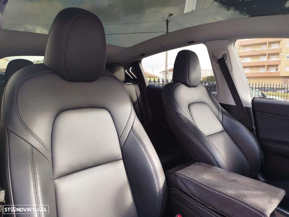 Tesla Model Y Tração Traseira Standard - 12